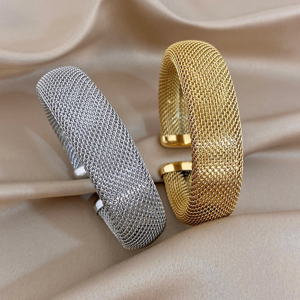 The Mesh Cuff