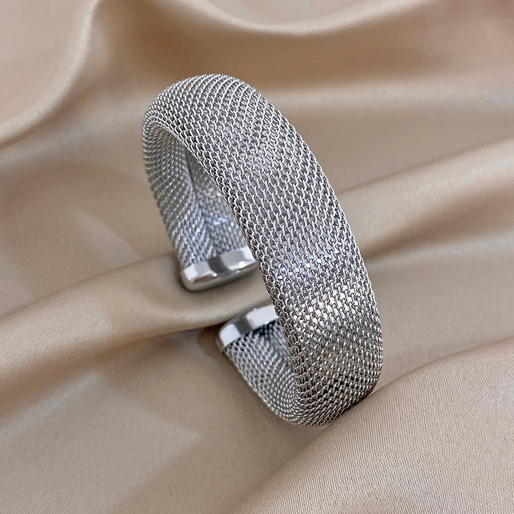 The Mesh Cuff